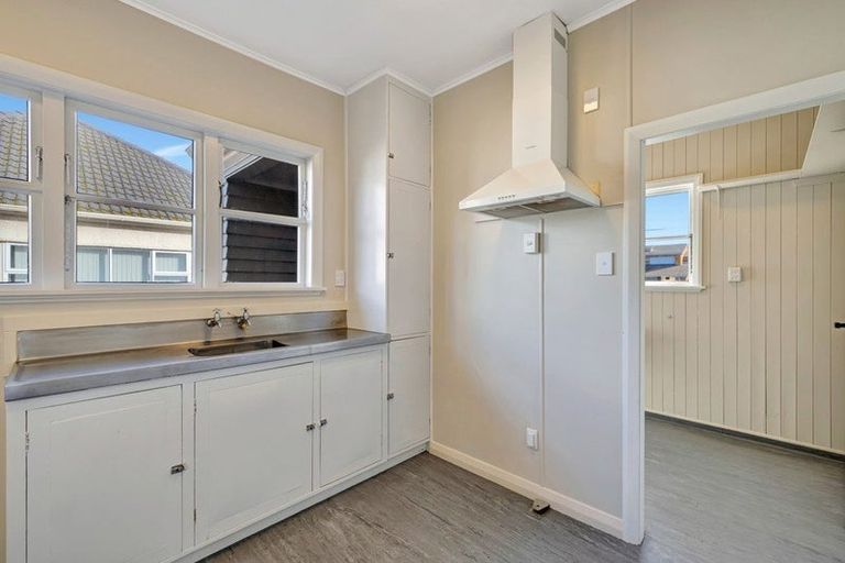 Photo of property in 12 Hardy Street, New Brighton, Christchurch, 8061
