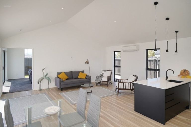 Photo of property in 16 Chatsworth Avenue, Rangiora, 7400