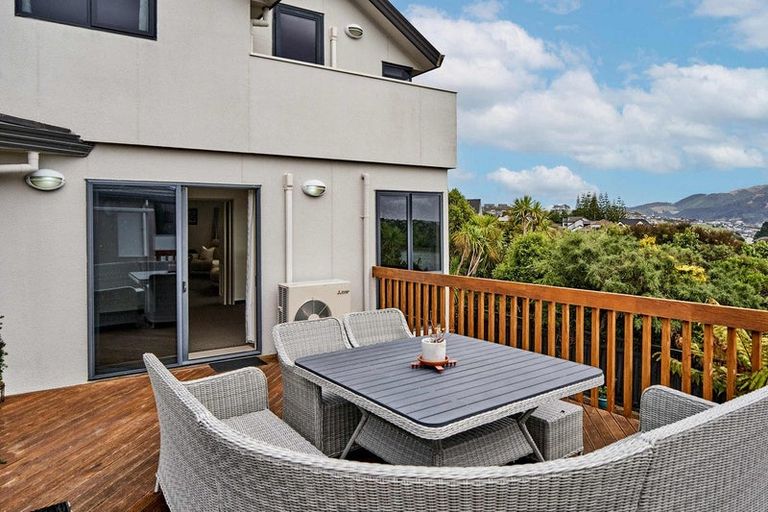 Photo of property in 17 Dornoch Place, Papakowhai, Porirua, 5024