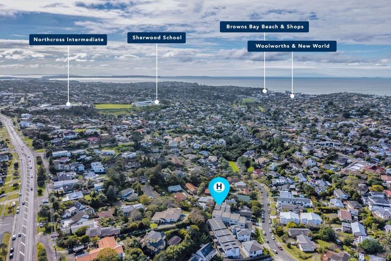 Photo of property in 72e Langana Avenue, Browns Bay, Auckland, 0630