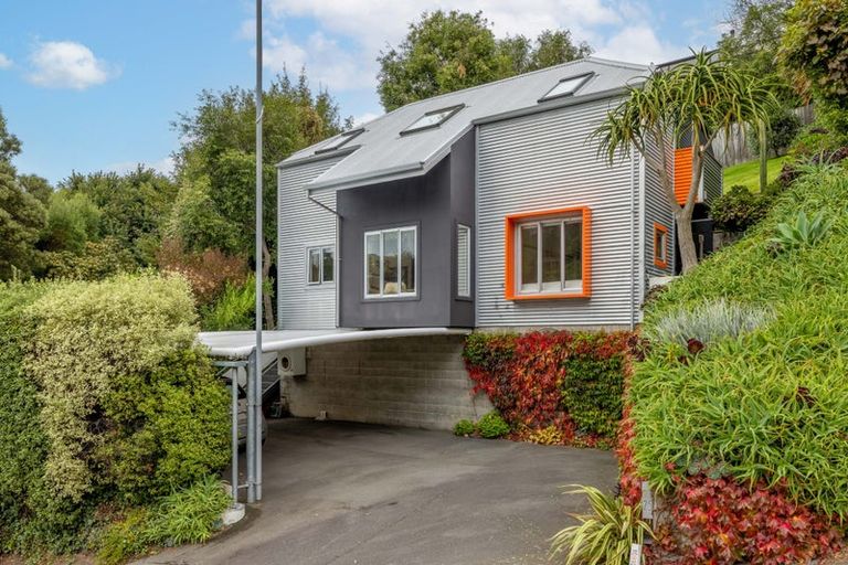 Photo of property in 25 Hawkhurst Road, Lyttelton, 8082