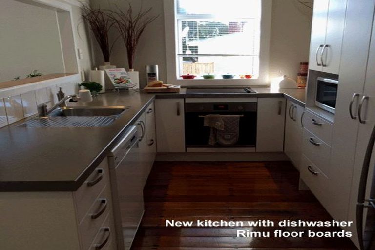 Photo of property in 11 Tane Street, New Lynn, Auckland, 0600