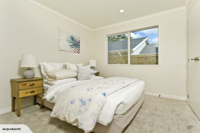 Photo of property in 12 Barrique Road, Kumeu, 0810
