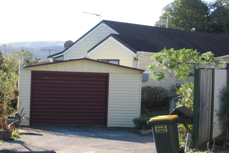 Photo of property in 6a Otonga Way, Churton Park, Wellington, 6037