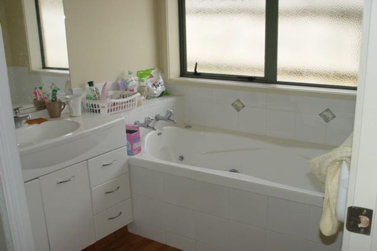 Photo of property in 6a Nobleman Place, Hamilton East, Hamilton, 3216