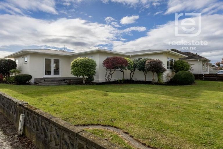 Photo of property in 11 Aberdeen Avenue, Takaro, Palmerston North, 4412