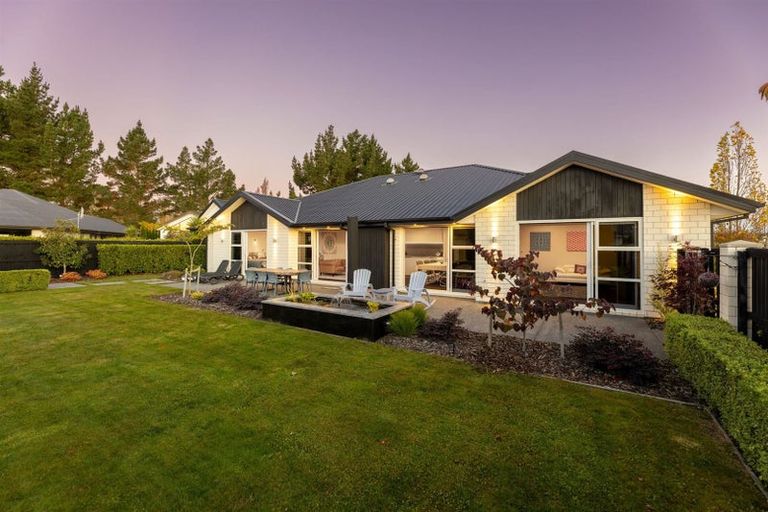 Photo of property in 53 Dunlops Crescent, Bottle Lake, Christchurch, 8083