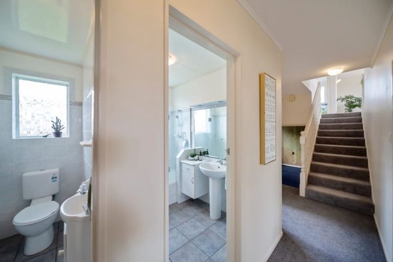 Photo of property in 35 Wesley Avenue, Frankleigh Park, New Plymouth, 4310