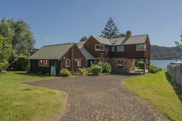 Photo of property in 203 Moana Anu Anu Avenue, Whangamata, 3620