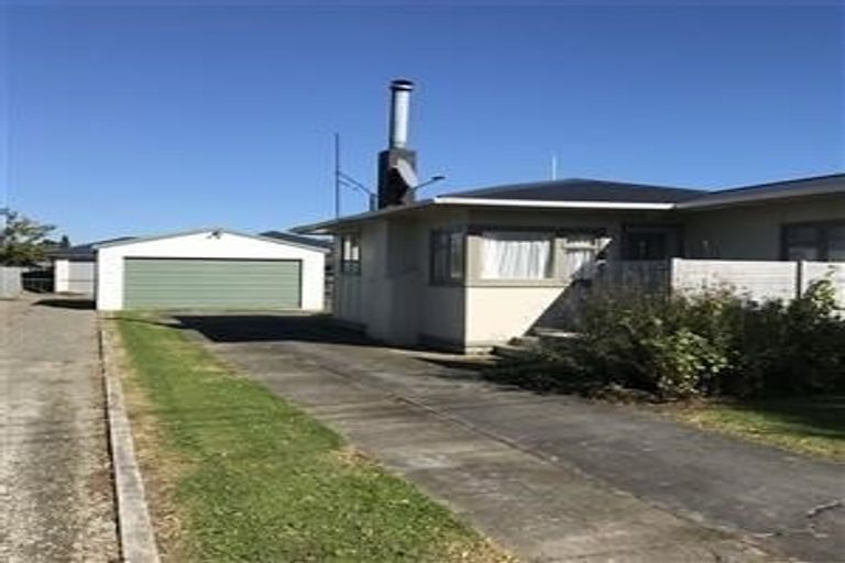 Photo of property in 2 Rutland Street, Levin, 5510