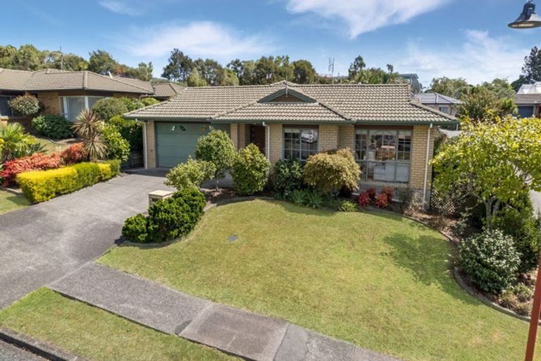 Photo of property in 88 Buscomb Avenue, Henderson, Auckland, 0610