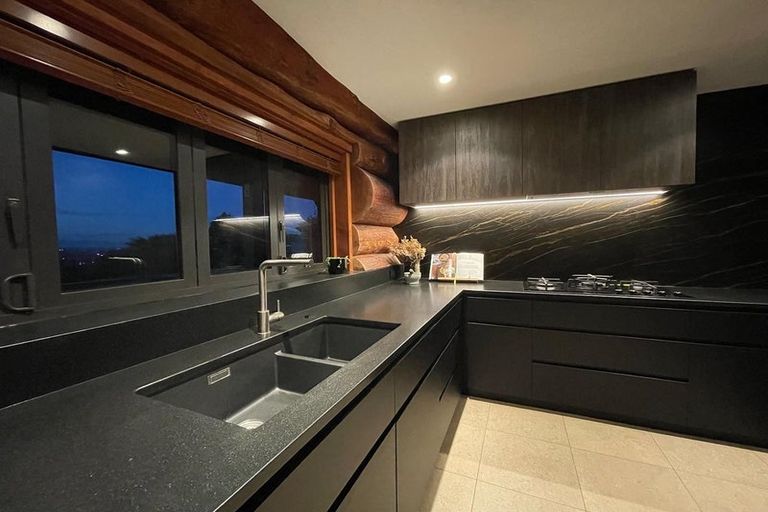 Photo of property in 5 Lapwing Lane, Mount Pleasant, Christchurch, 8081