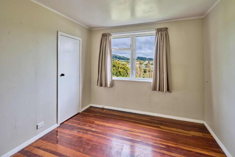 Photo of property in 14 Gloucester Street, Cannons Creek, Porirua, 5024