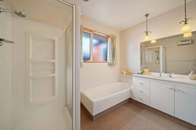 Photo of property in 2/15 Dilworth Street, Riccarton, Christchurch, 8011