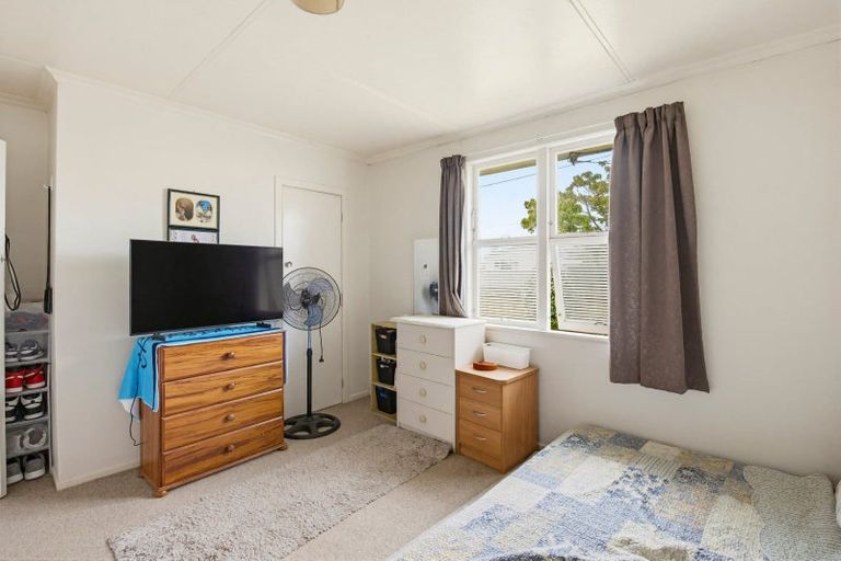 Photo of property in 14 William Street, Levin, 5510
