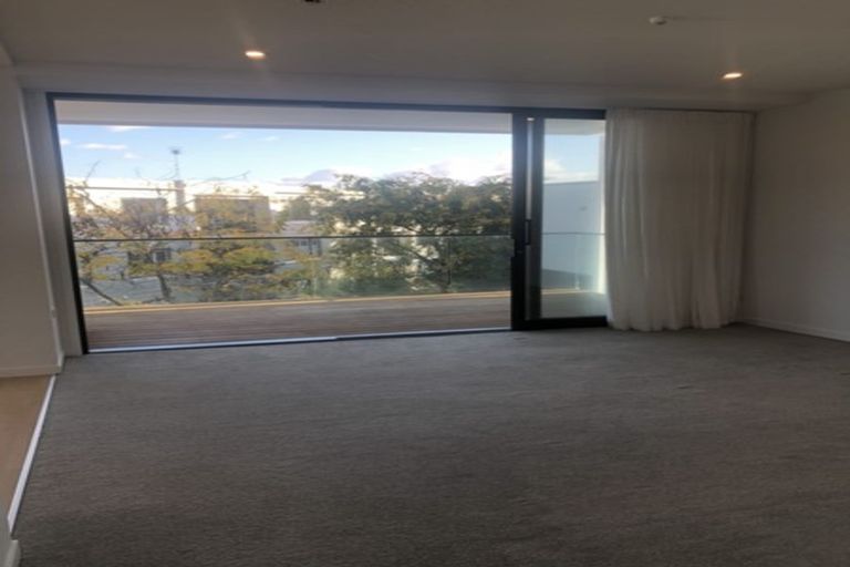 Photo of property in 105/8a Lake Pupuke Drive, Takapuna, Auckland, 0622