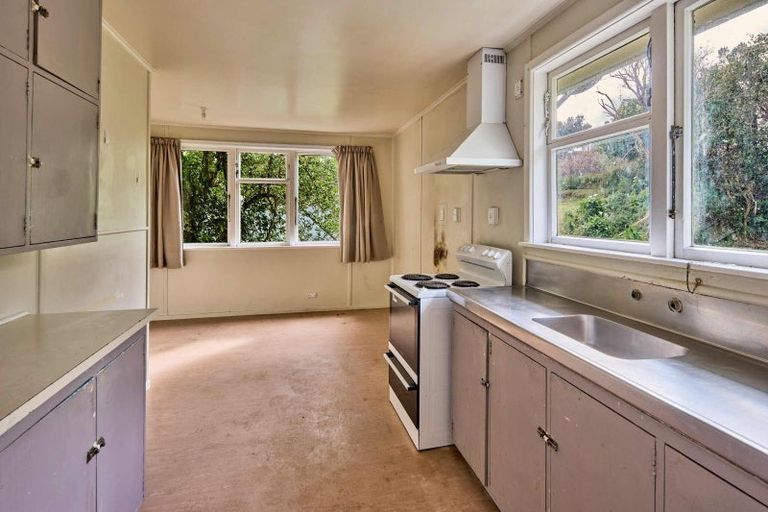 Photo of property in 14 Gloucester Street, Cannons Creek, Porirua, 5024