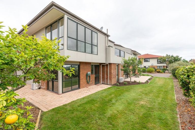 Photo of property in 61 Grosvenor Gardens, Flagstaff, Hamilton, 3210