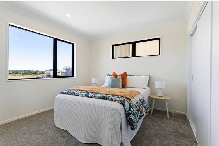 Photo of property in 13 Taipahitini Road, Rosehill, 2113