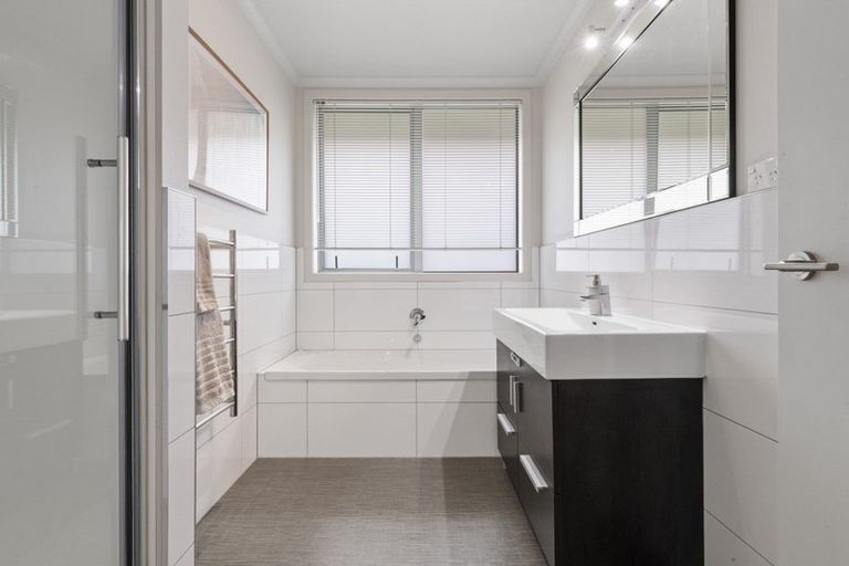 Photo of property in 12 Fleur Place, Te Puke, 3119