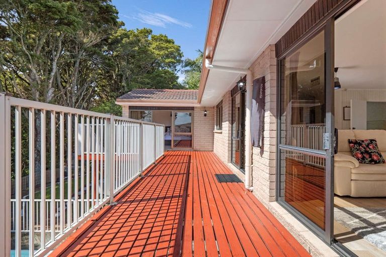 Photo of property in 8 Deodar Place, Totara Heights, Auckland, 2105