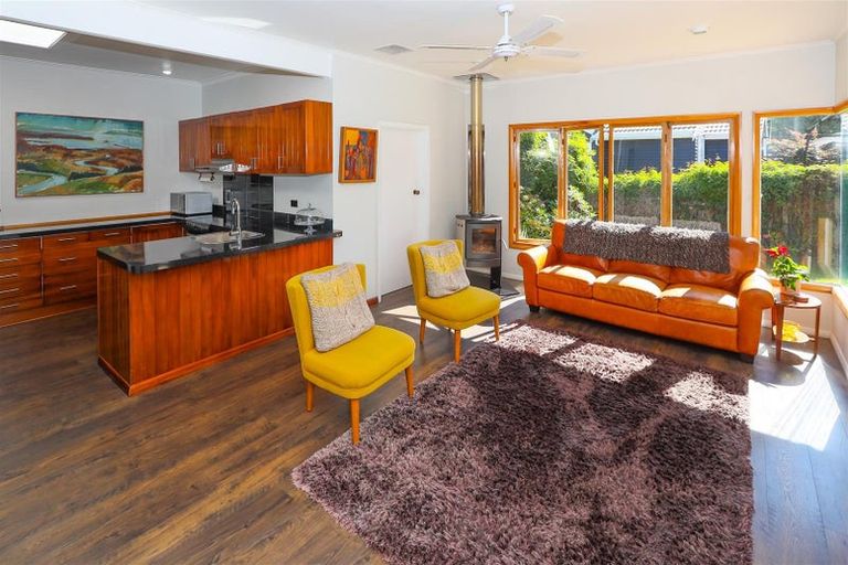 Photo of property in 1 Pah Road, Kawaha Point, Rotorua, 3010
