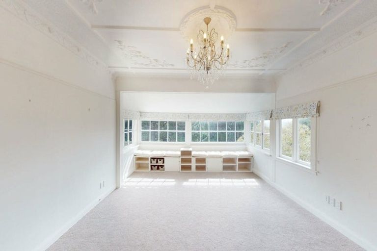 Photo of property in 120 Sutherland Road, Melrose, Wellington, 6023