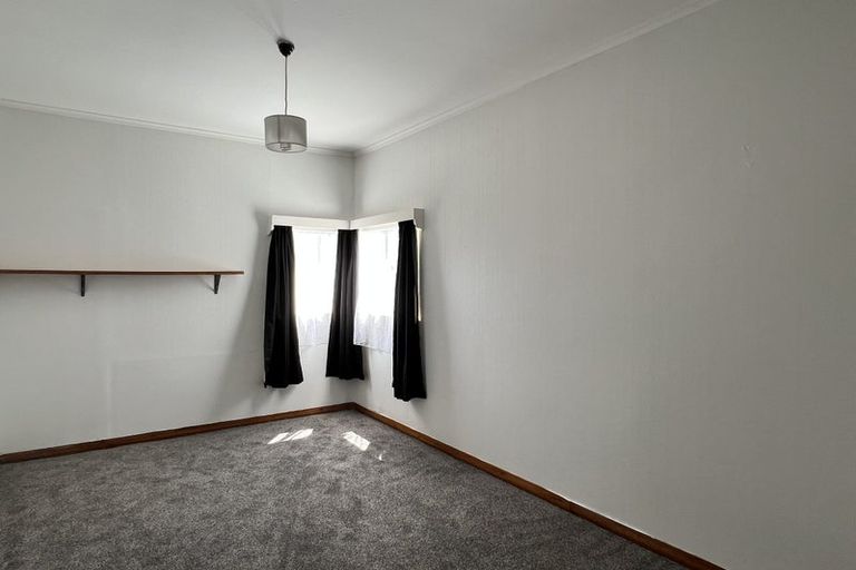 Photo of property in 4/5 Benares Street, Khandallah, Wellington, 6035