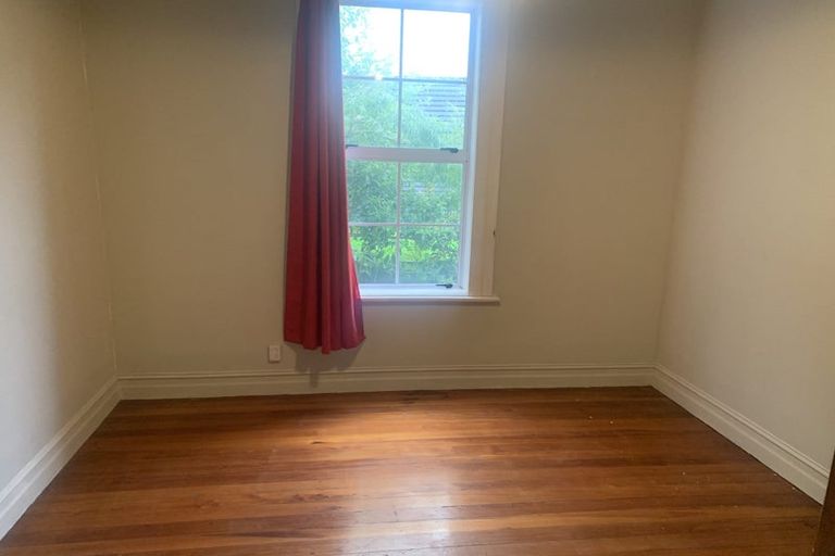 Photo of property in 20 Athol Place, Ravensbourne, Dunedin, 9022