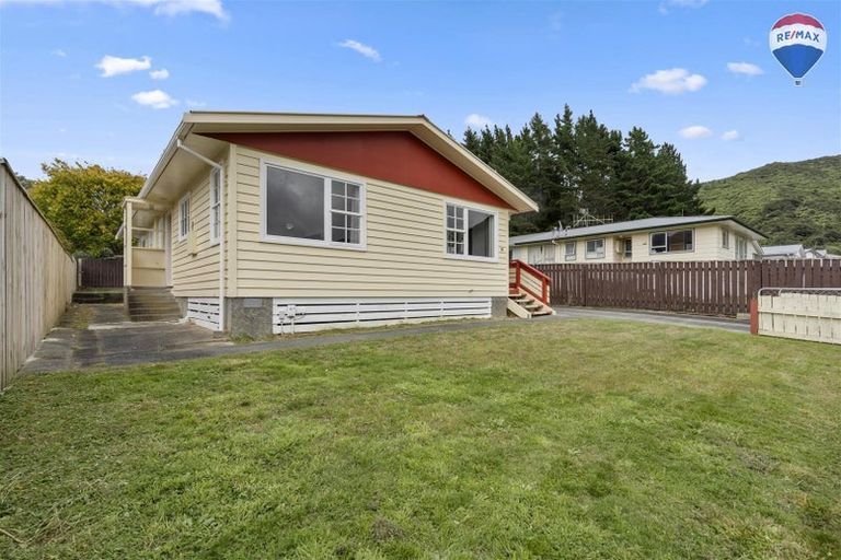 Photo of property in 33 Stockdale Street, Wainuiomata, Lower Hutt, 5014