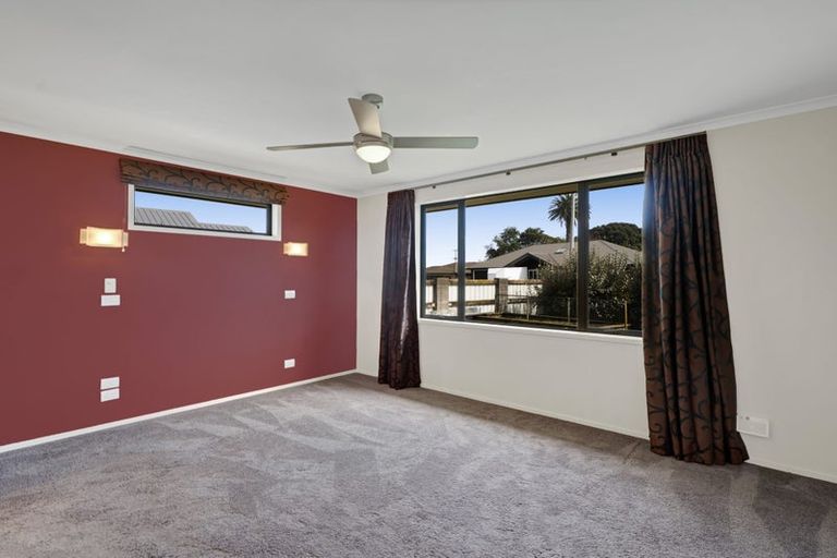 Photo of property in 2 Rawiri Drive, Bell Block, New Plymouth, 4312