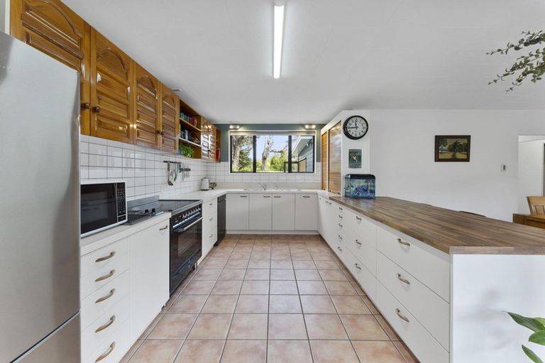 Photo of property in 61 Twin Lakes Road, Te Marua, Upper Hutt, 5018