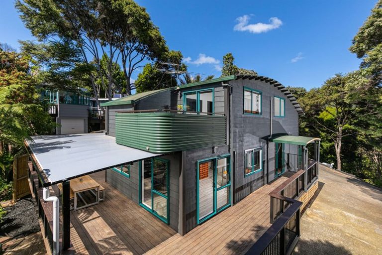 Photo of property in 112 Mountain Road, Henderson Valley, Auckland, 0612