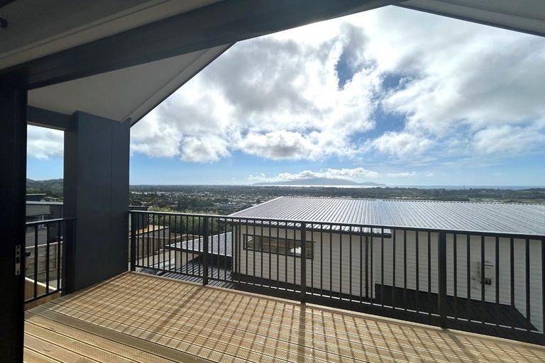 Photo of property in 96 Kotare Street, Waikanae, 5036