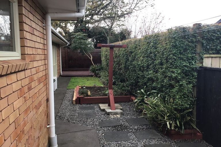 Photo of property in 9a Turehu Street, Merrilands, New Plymouth, 4312