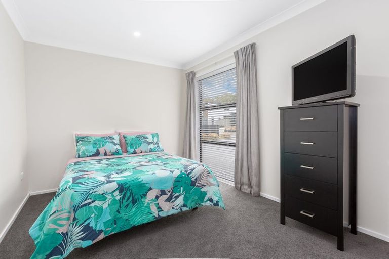 Photo of property in 3 Kaiaho Close, Aotea, Porirua, 5024