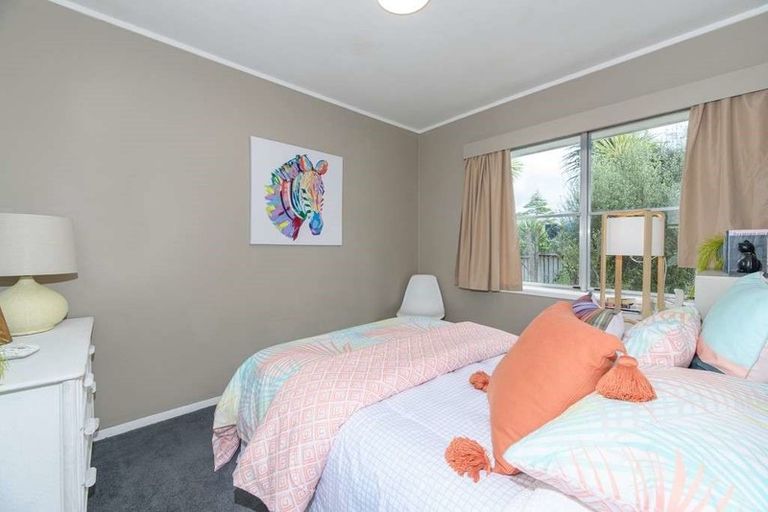 Photo of property in 1/123 Hutchinsons Road, Bucklands Beach, Auckland, 2014