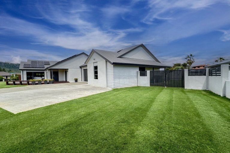 Photo of property in 1 Montgomery Crescent, Kinloch, Taupo, 3377