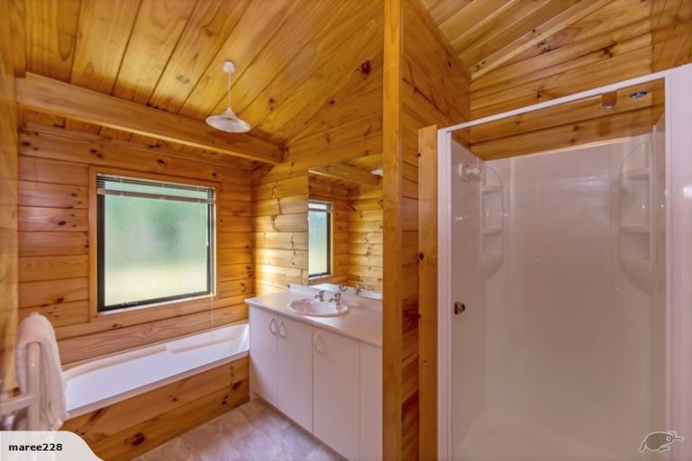 Photo of property in 250 Ridge Road, Mahurangi East, Warkworth, 0982