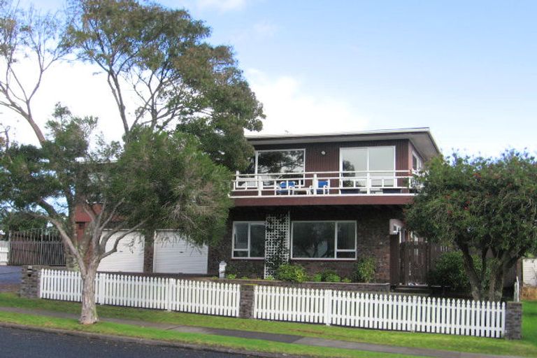 Photo of property in 27 Clovelly Road, Bucklands Beach, Auckland, 2012