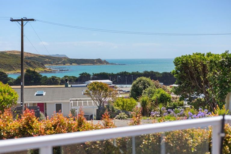 Photo of property in 16 Mana View Road, Paremata, Porirua, 5026