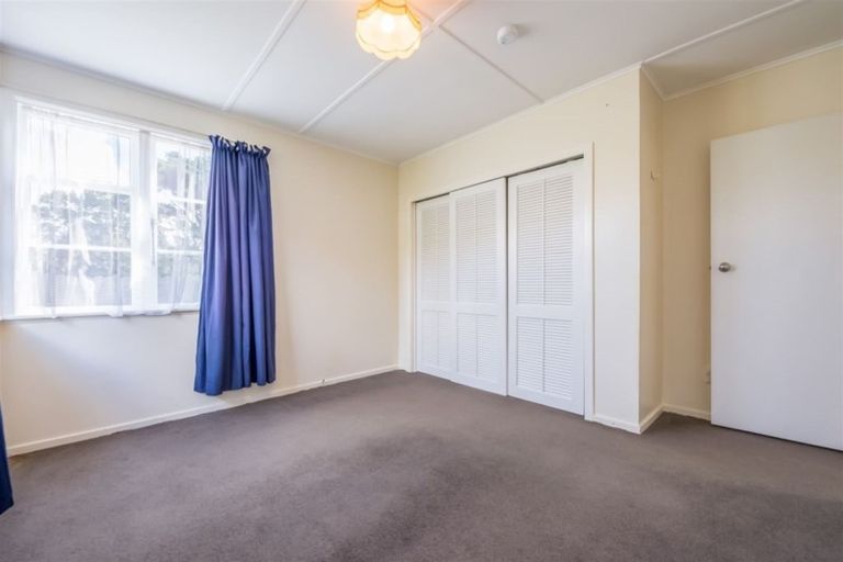 Photo of property in 361 Cambridge Terrace, Naenae, Lower Hutt, 5011