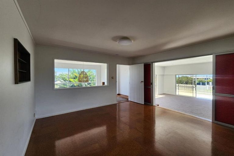 Photo of property in 36 Jans Terrace, Oakura, 4314