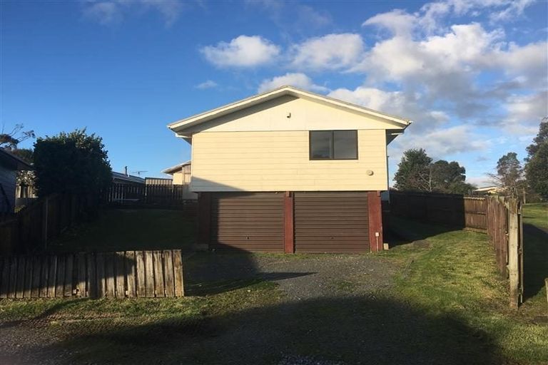 Photo of property in 62 Lavelle Road, Henderson, Auckland, 0612