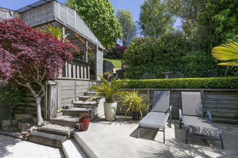 Photo of property in 24 Larkins Street, Helensburgh, Dunedin, 9010