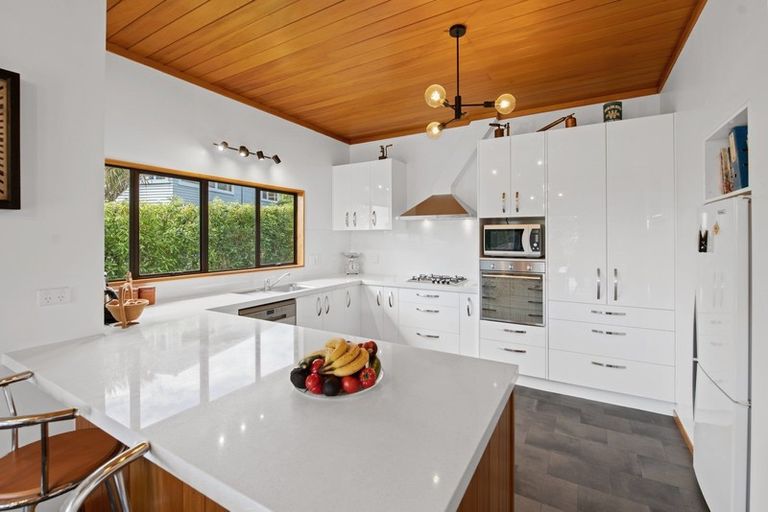 Photo of property in 4 Waikareao Way, Brookfield, Tauranga, 3110