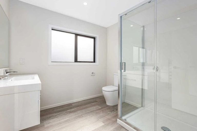 Photo of property in 41 Farnworth Terrace, Glenside, Wellington, 6037