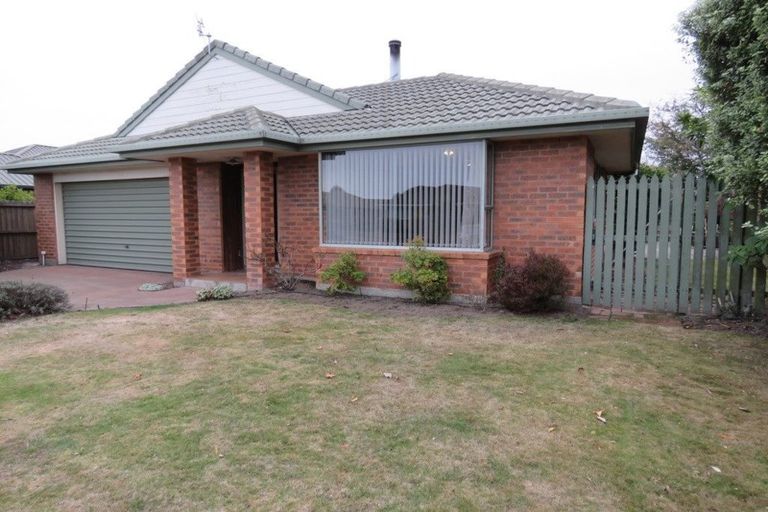 Photo of property in 10 Mull Place, Broomfield, Christchurch, 8042