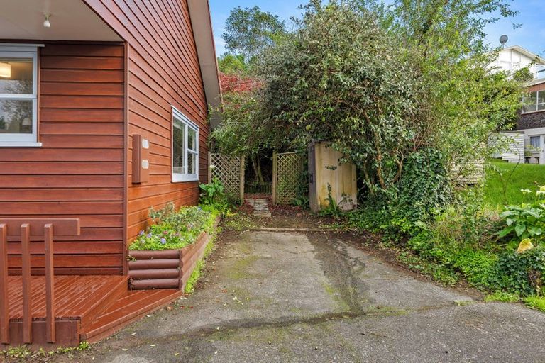 Photo of property in 2/84 Glenvar Road, Torbay, Auckland, 0630
