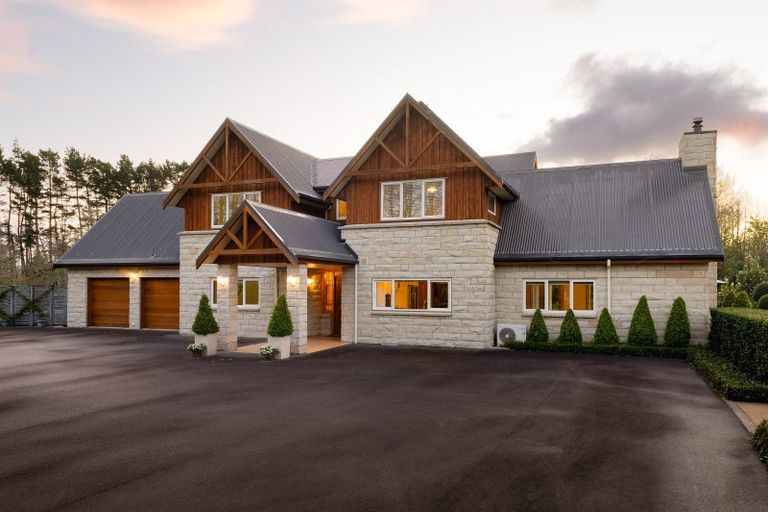 Photo of property in 2247 River Road, Horsham Downs, Hamilton, 3281